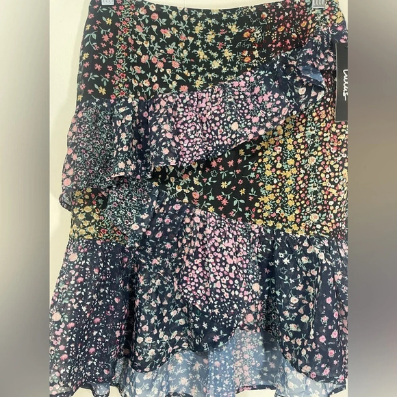 Lulus Catania Black Floral Print NWT Ruffled Mini Skirt Women’s Size Small - Picture 6 of 15